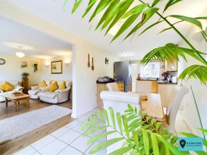 Kitchen/Diner- click for photo gallery